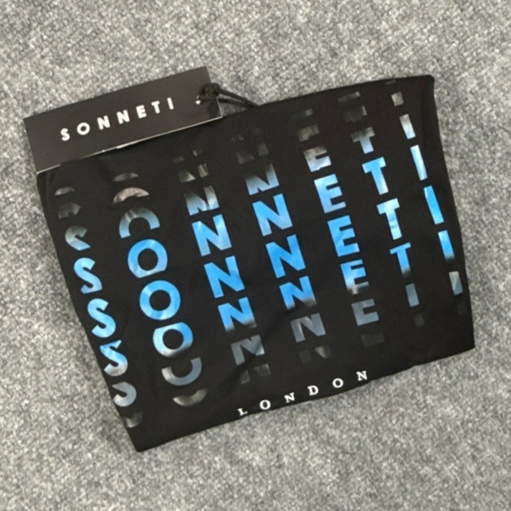 Sonneti London Boys Small 7-8 Years Black Graphic T-Shirt Blue Logo Print NWT